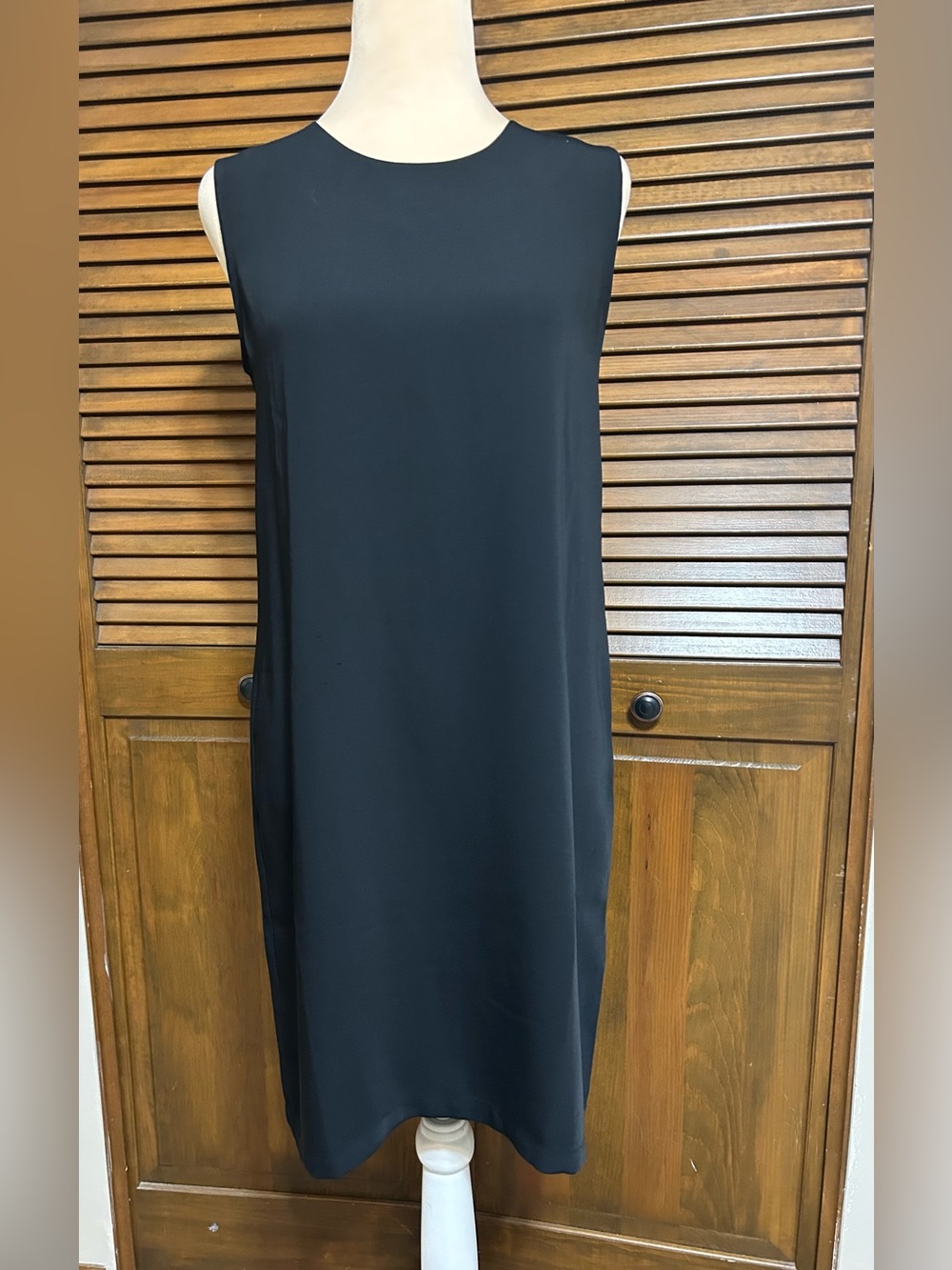 Adrienne Vittadini Sleeveless Black Shift Dress with Gold Back Zipper Size 6
